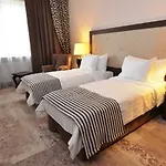 Ξενοδοχείο Metropolitan Boutique 4*