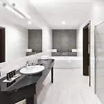 Metropolitan Boutique מלון 4*
